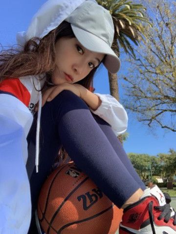 曾作为NBA最美的主播，遭好莱坞男星抛弃，现已无人认识